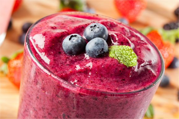 Triple Berry Spinach Smoothie 
