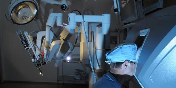 Robotic-assisted surgery: high-tech benefits patients